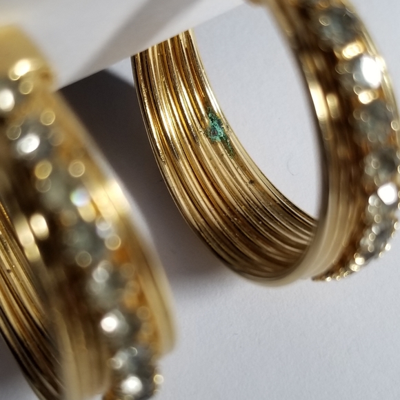 Relisted -Vintage hoop clip on earrings gold tone clear rhinestones - Picture 17 of 17